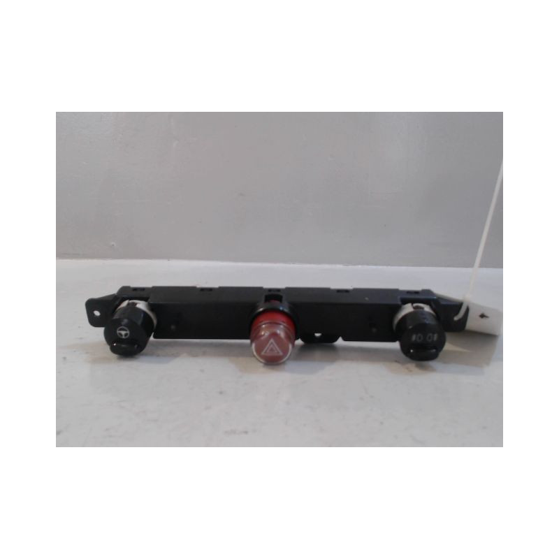 BOUTON DE WARNING FIAT 500 2007-