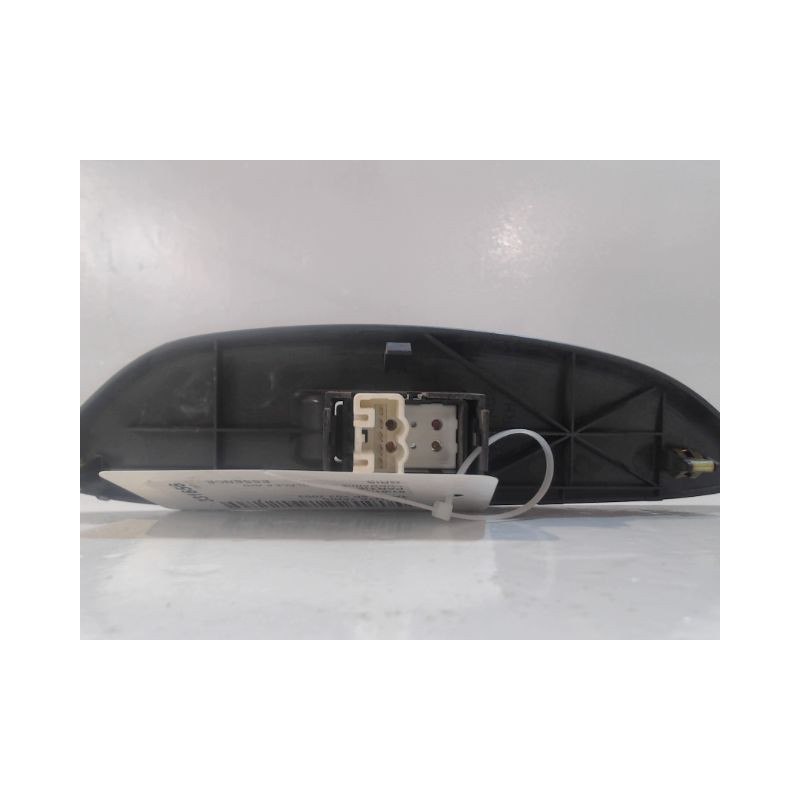 COMMANDE LEVE-GLACE PORTE AVD TOYOTA YARIS -2003