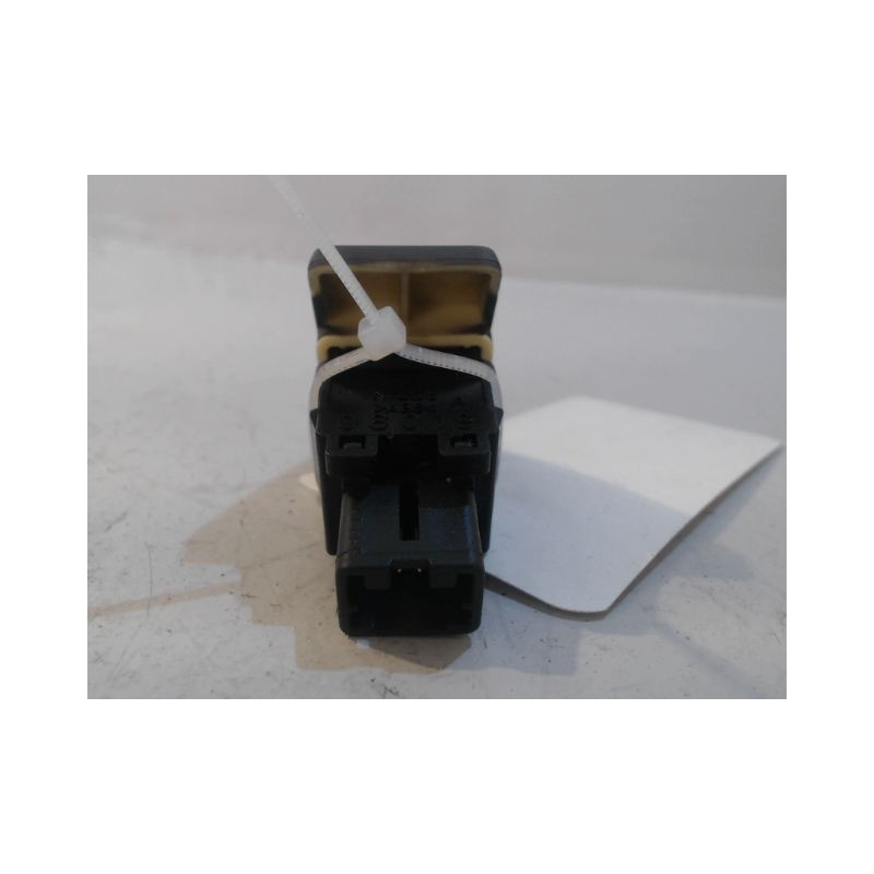 BOUTON DE WARNING SUZUKI SWIFT 3P