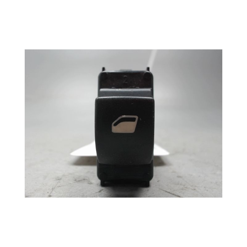COMMANDE LEVE-GLACE PORTE AVD PEUGEOT 207