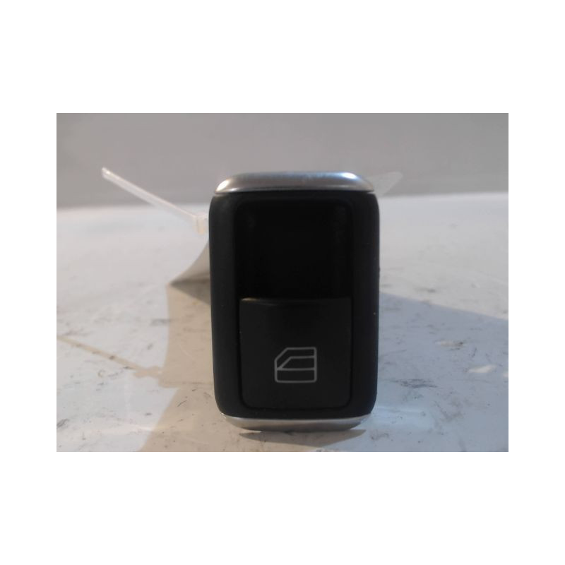 COMMANDE LEVE-GLACE PORTE ARG MERCEDES CLASSE C 2007-