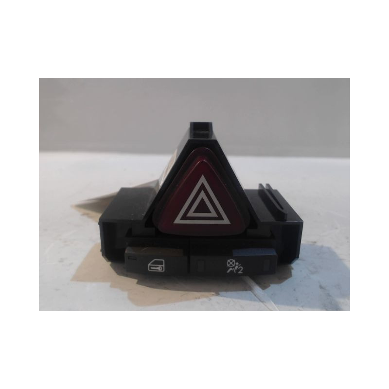 BOUTON DE WARNING OPEL CORSA