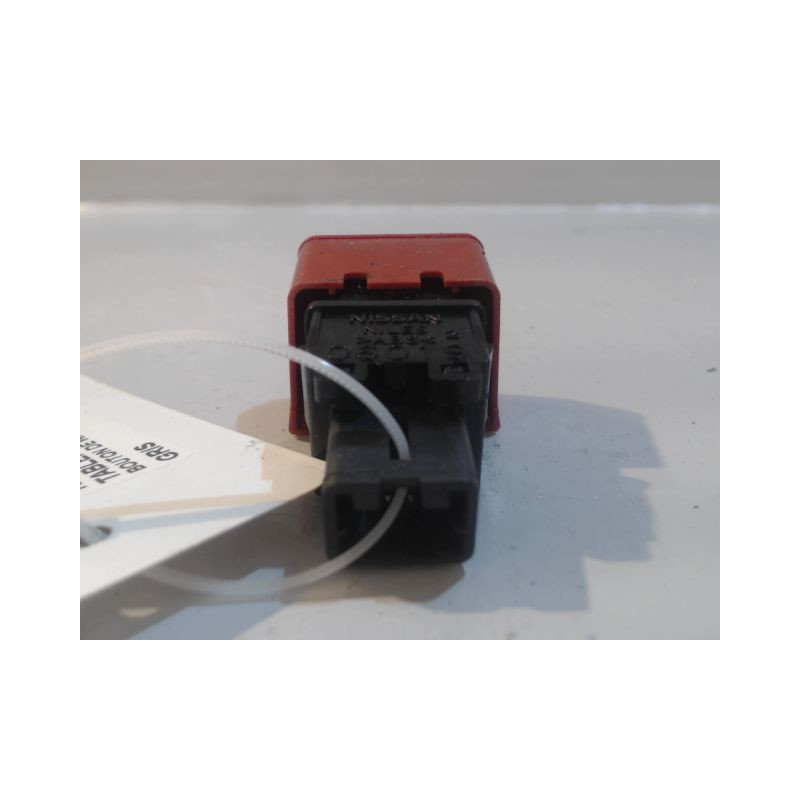BOUTON DE WARNING NISSAN MICRA 2003-2005