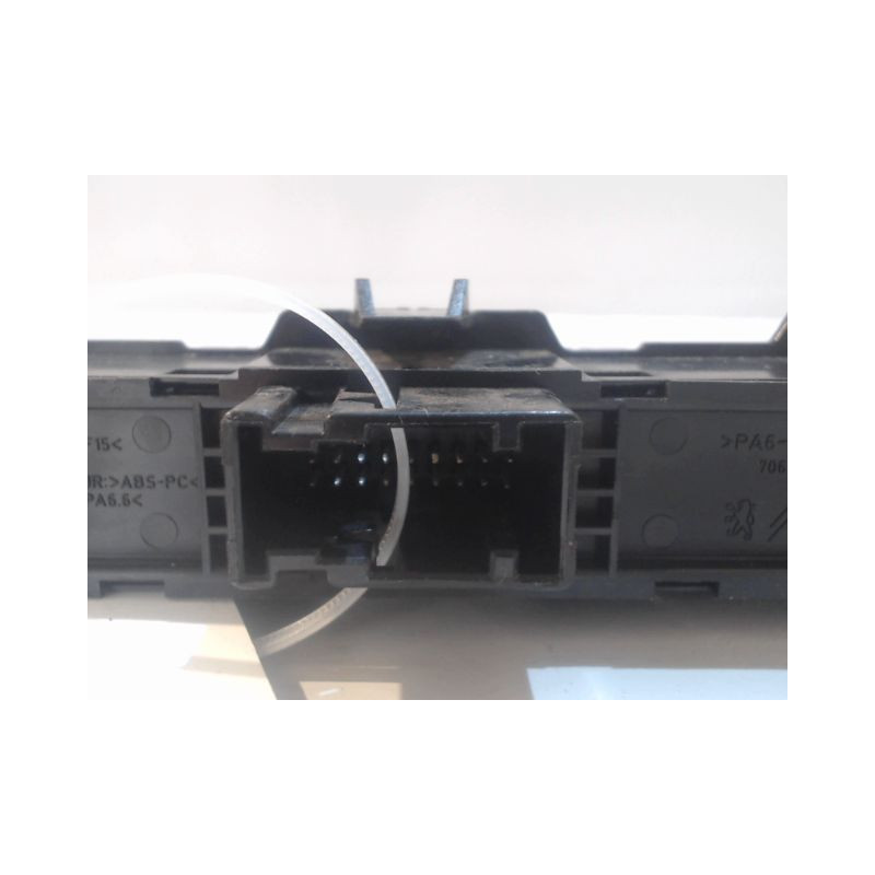 BOUTON DE WARNING PEUGEOT 308 2011-