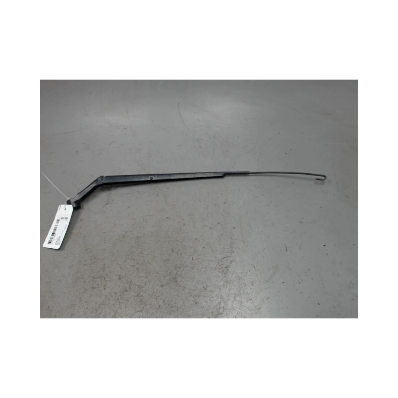BRAS ESSUIE-GLACE AVANT GAUCHE TOYOTA YARIS