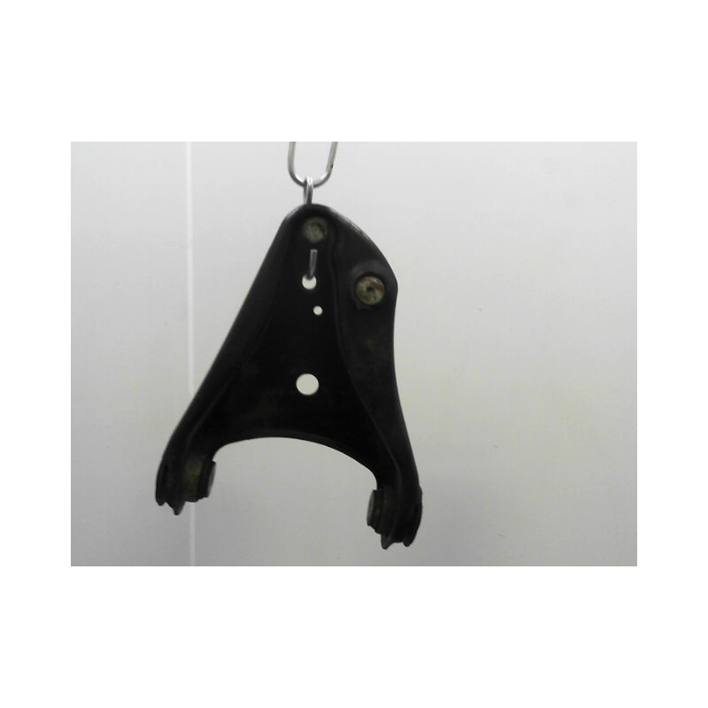 TRIANGLE INFERIEUR AVANT DROIT RENAULT CLIO