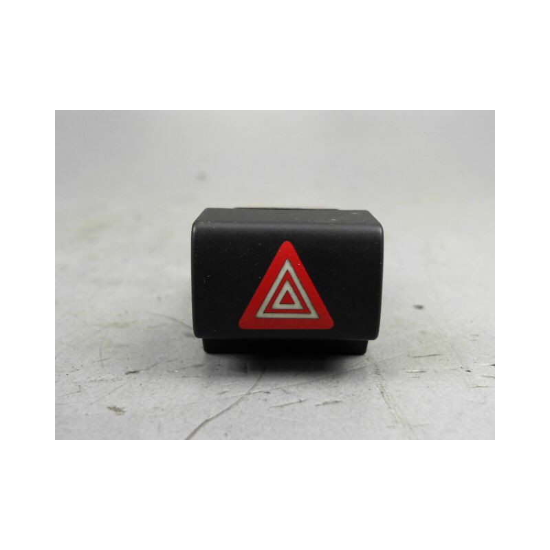BOUTON DE WARNING CITROEN C4