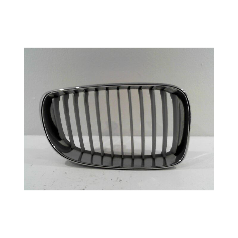 GRILLE CALANDRE DROIT B.M.W. SERIE 1