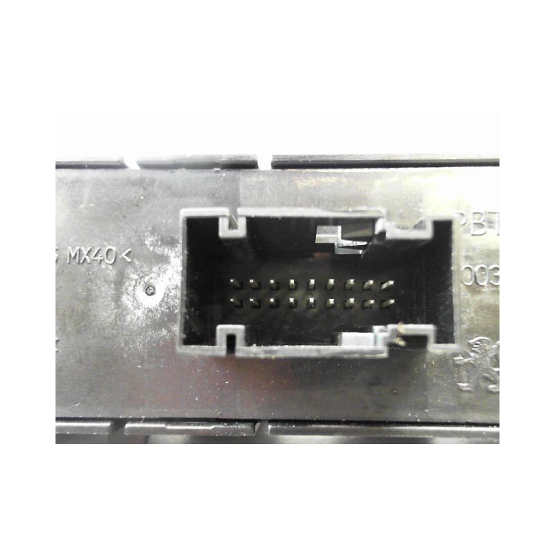 BOUTON DE WARNING PEUGEOT 3008