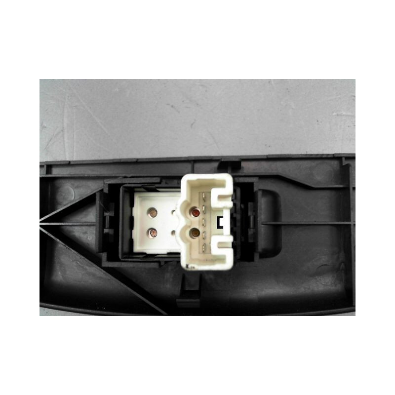 COMMANDE LEVE-GLACE PORTE AVD TOYOTA YARIS I Phase 2 2003-2005