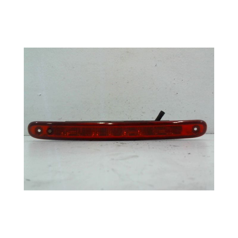 FEUX STOP SUPPLEMENTAIRE PEUGEOT 107