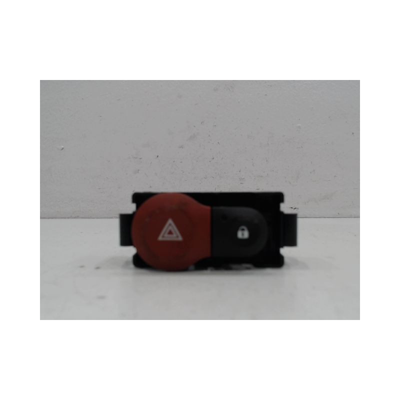 BOUTON DE WARNING RENAULT CLIO