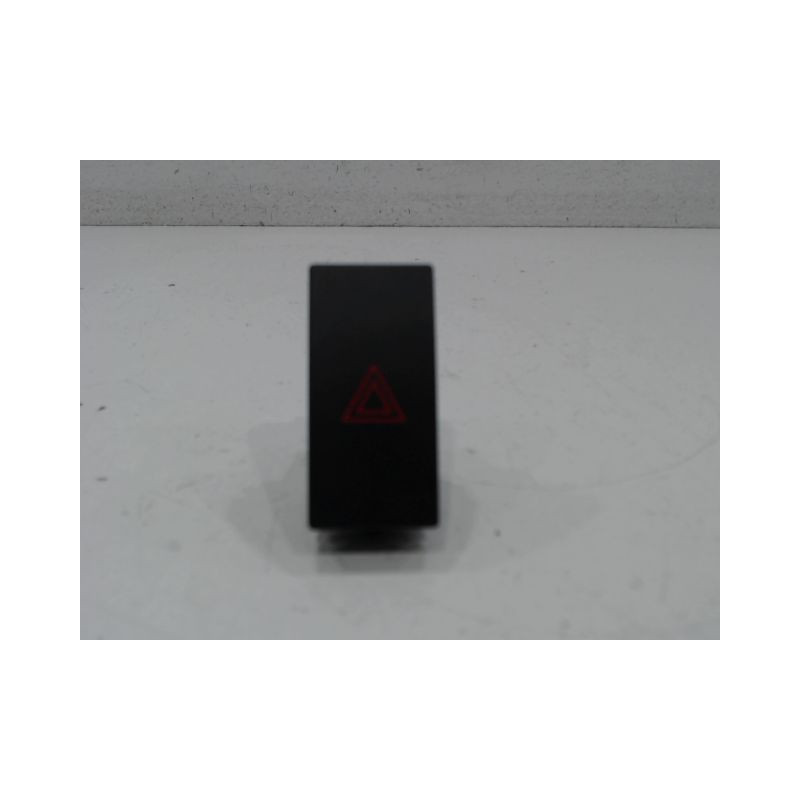 BOUTON DE WARNING FORD FOCUS