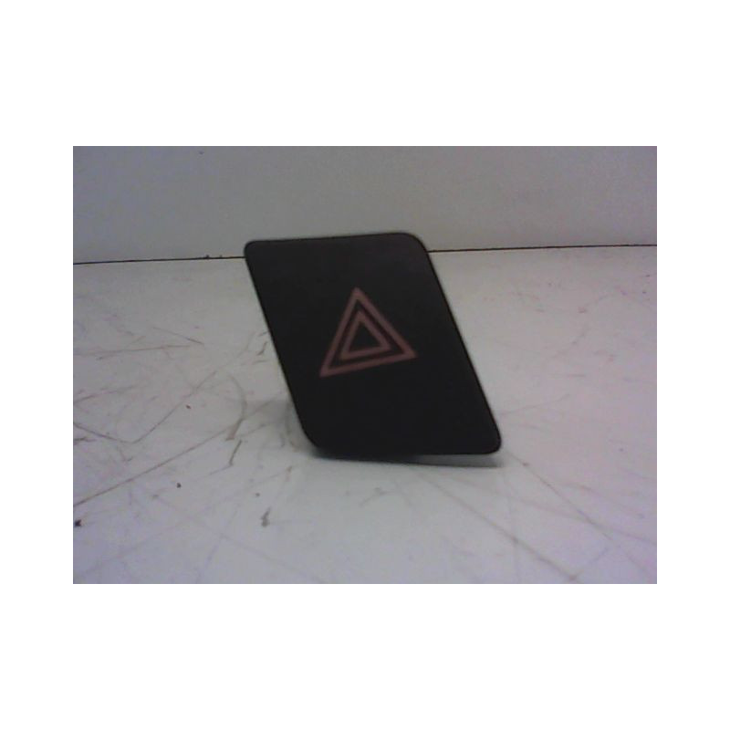 BOUTON DE WARNING TOYOTA YARIS