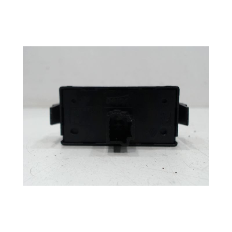 BOUTON DE WARNING DACIA SANDERO