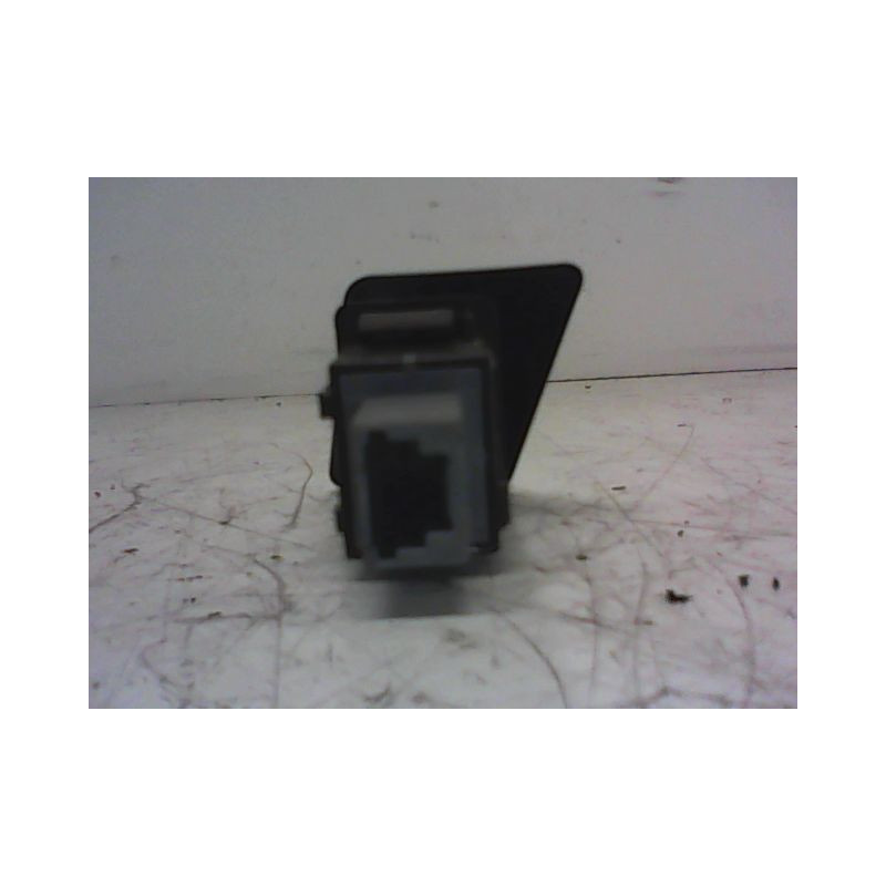 BOUTON DE WARNING TOYOTA YARIS