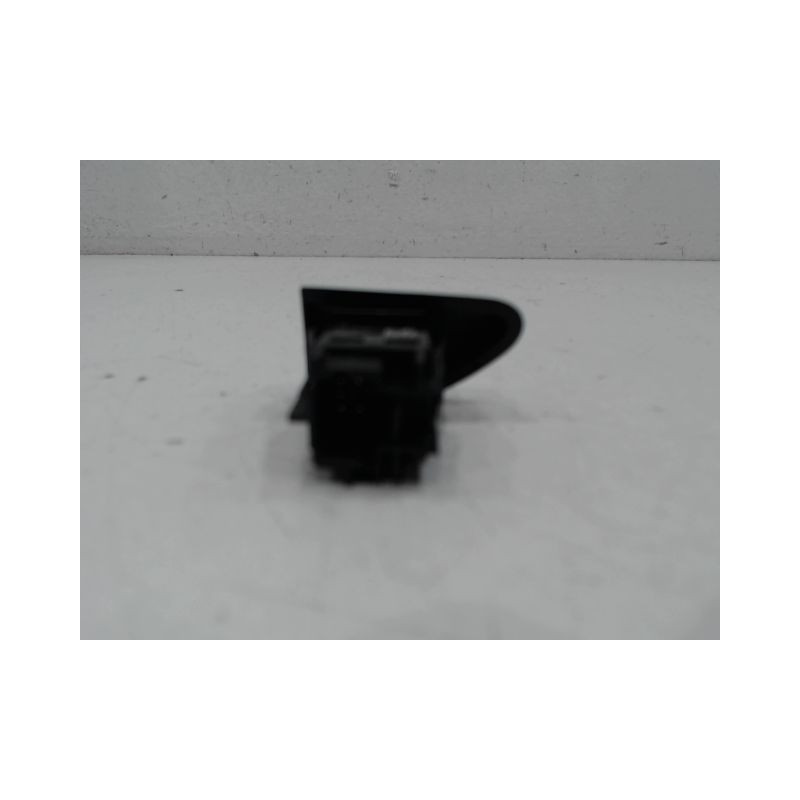 BOUTON DE WARNING RENAULT CLIO