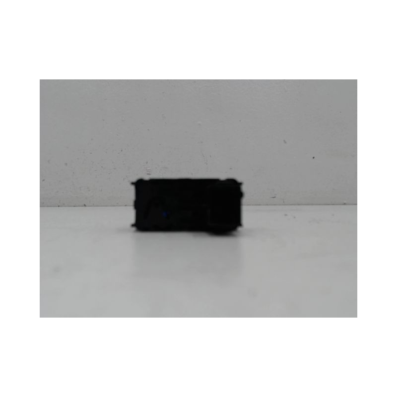 COMMANDE LEVE-GLACE PORTE AVD CITROEN C4