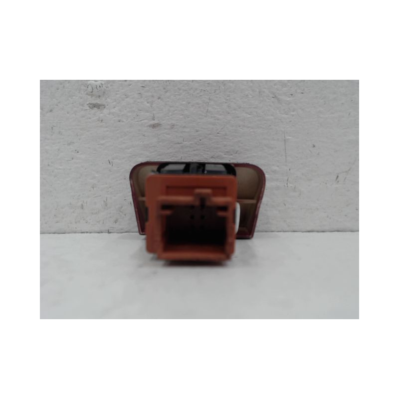 BOUTON DE WARNING CITROEN C4