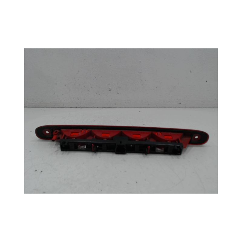 FEUX STOP SUPPLEMENTAIRE TOYOTA AYGO