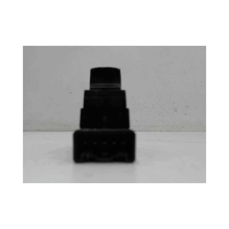 COMMANDE LEVE-GLACE PORTE AVD SUZUKI SPLASH