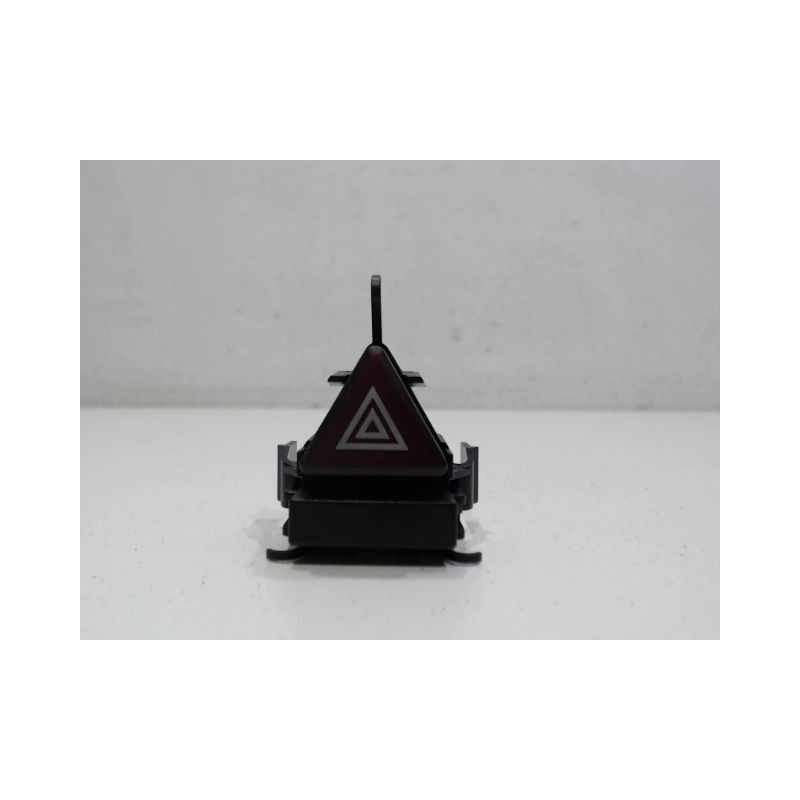 BOUTON DE WARNING MERCEDES CLASSE B
