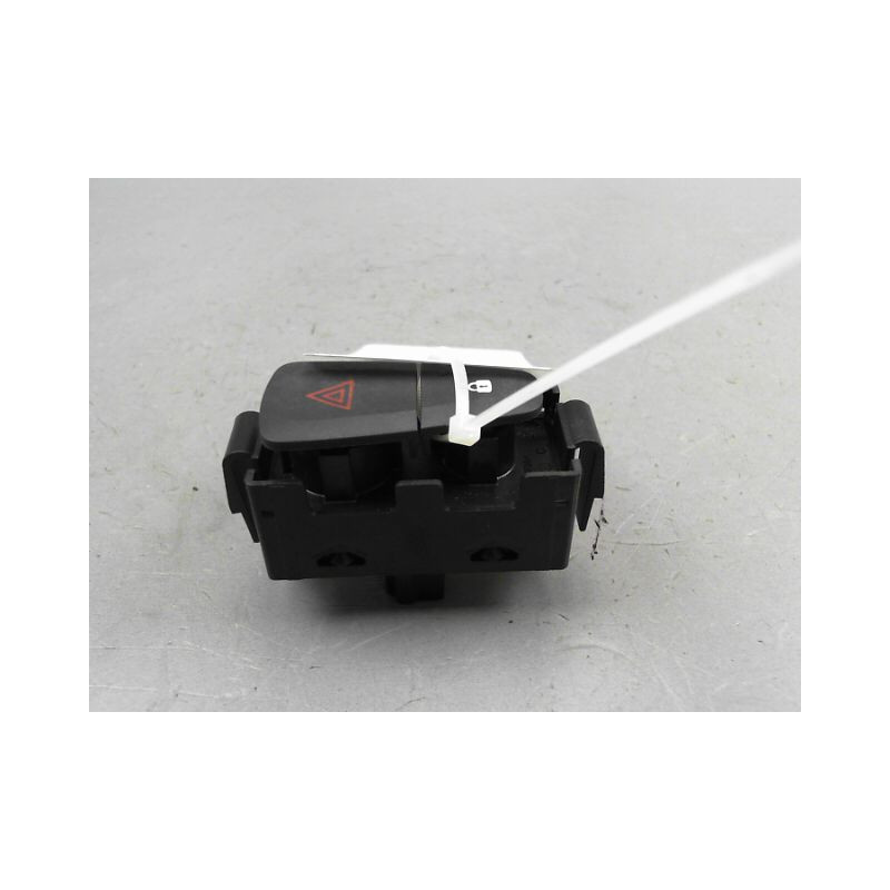 BOUTON DE WARNING DACIA SANDERO II Phase 1 2012-...