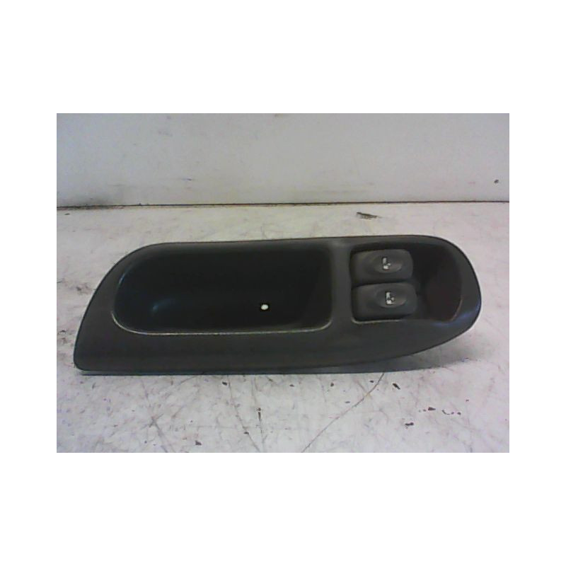 COMMANDE LEVE-GLACE PORTE AVD RENAULT MEGANE