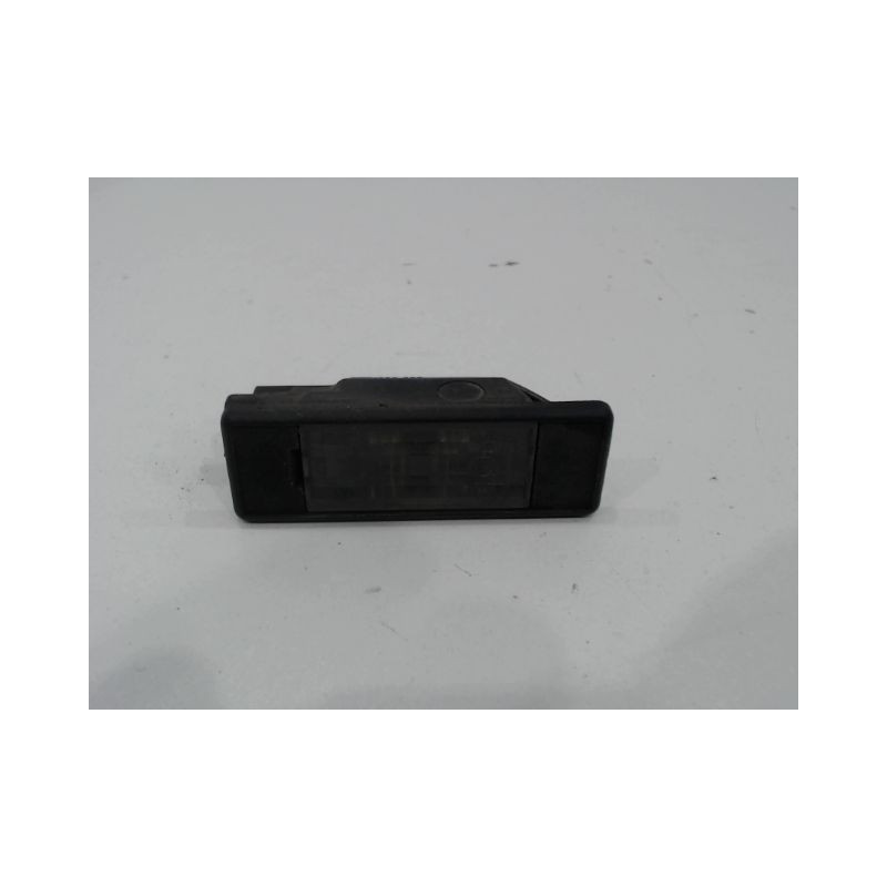 ECLAIREUR PLAQUE DE POLICE DROIT PEUGEOT 307