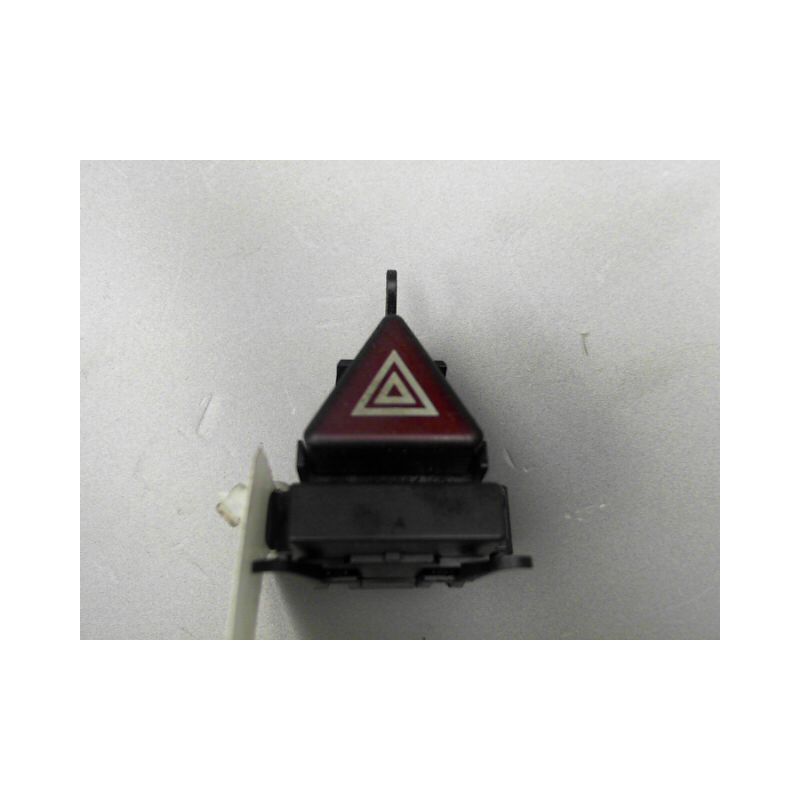 BOUTON DE WARNING MERCEDES CLASSE A MONOSP. II Phase 1 (169) 2004-2008