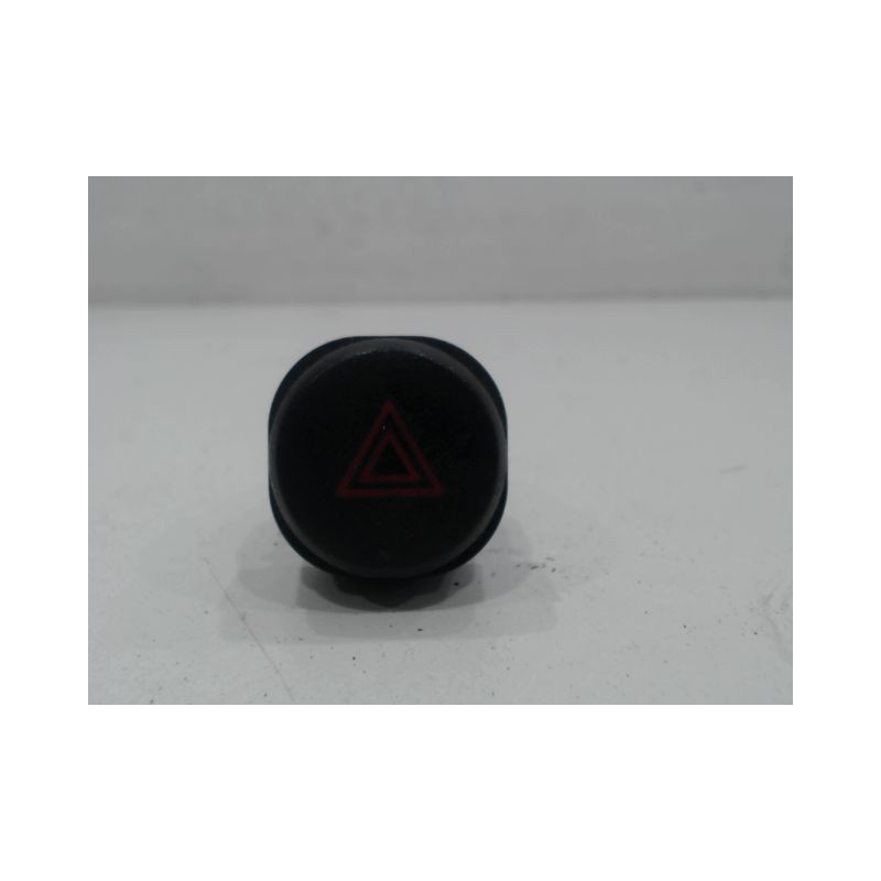 BOUTON DE WARNING NISSAN NV200