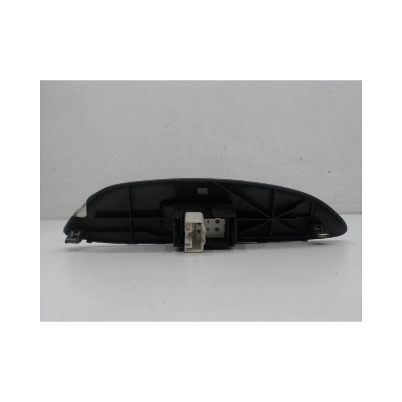 COMMANDE LEVE-GLACE PORTE AVD TOYOTA YARIS
