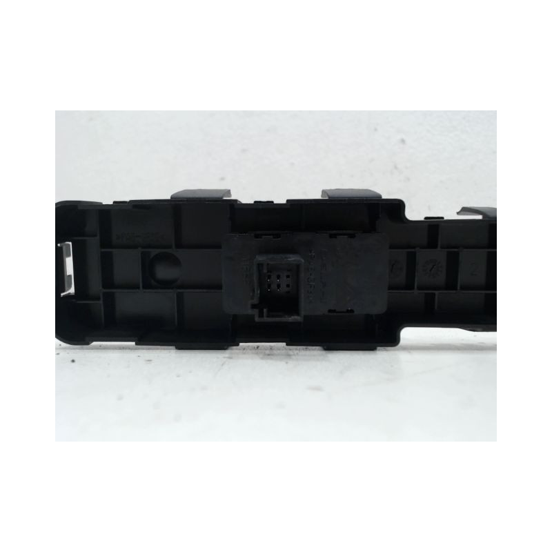 COMMANDE LEVE-GLACE PORTE AVD PEUGEOT 308