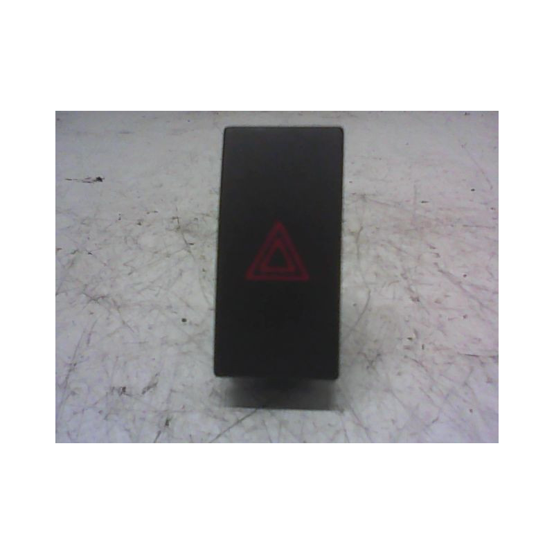 BOUTON DE WARNING FORD FOCUS