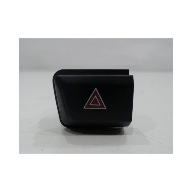 BOUTON DE WARNING PEUGEOT 208