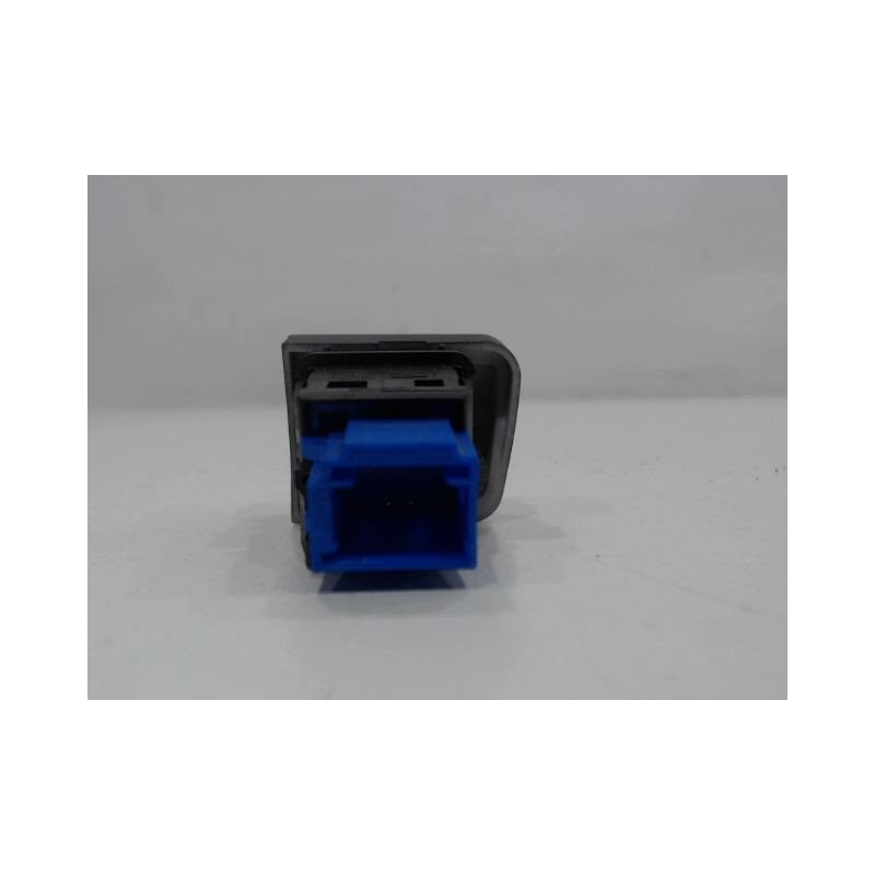 BOUTON DE WARNING PEUGEOT 208