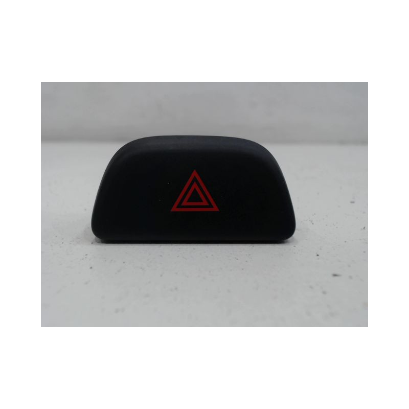 BOUTON DE WARNING NISSAN MICRA