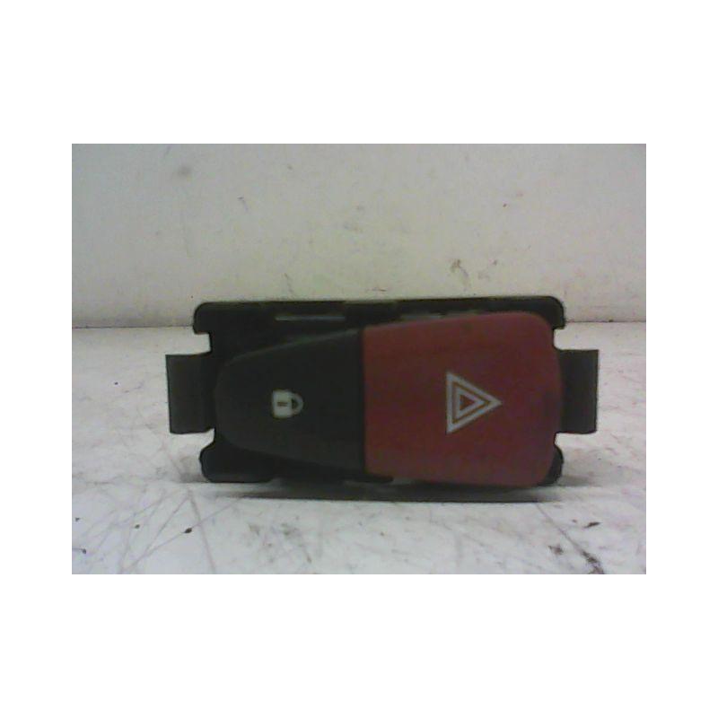 BOUTON DE WARNING RENAULT MEGANE