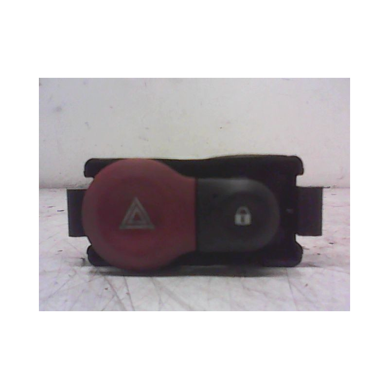 BOUTON DE WARNING RENAULT CLIO