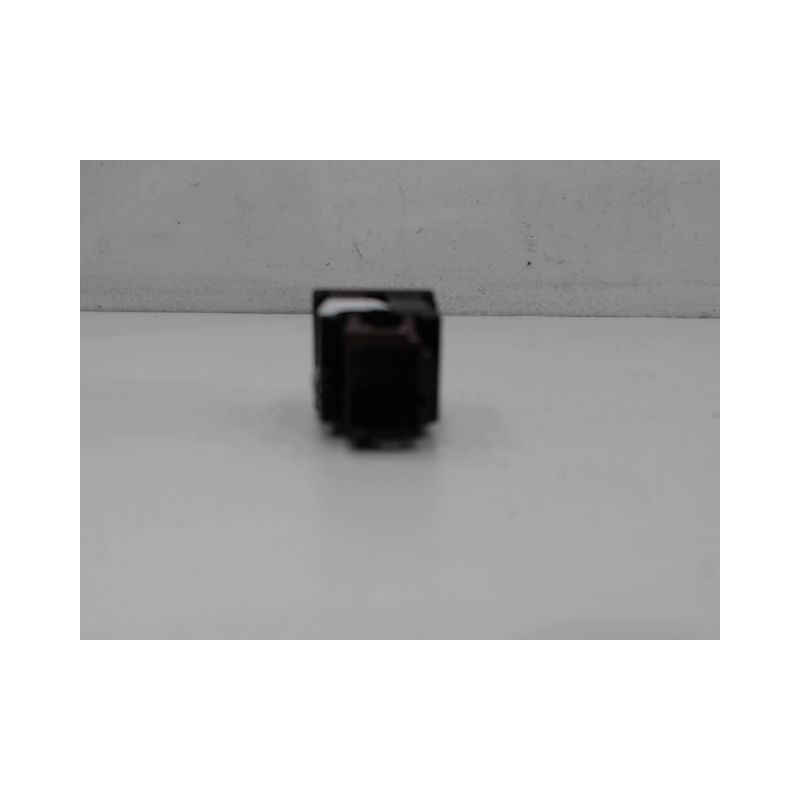 BOUTON DE WARNING PEUGEOT 207