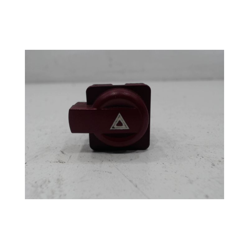 BOUTON DE WARNING CITROEN C4