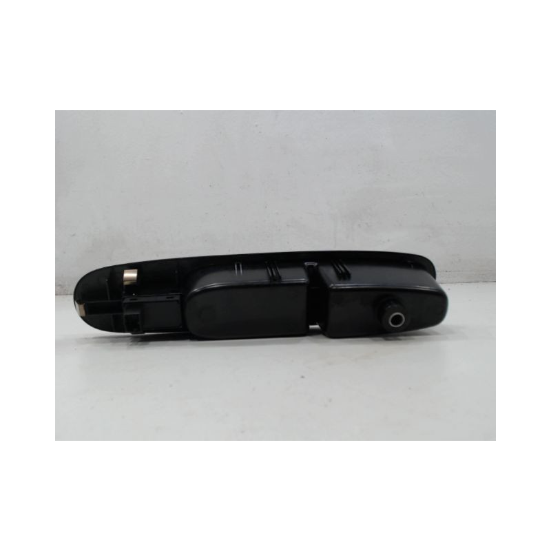 COMMANDE LEVE-GLACE PORTE AVD FIAT PUNTO