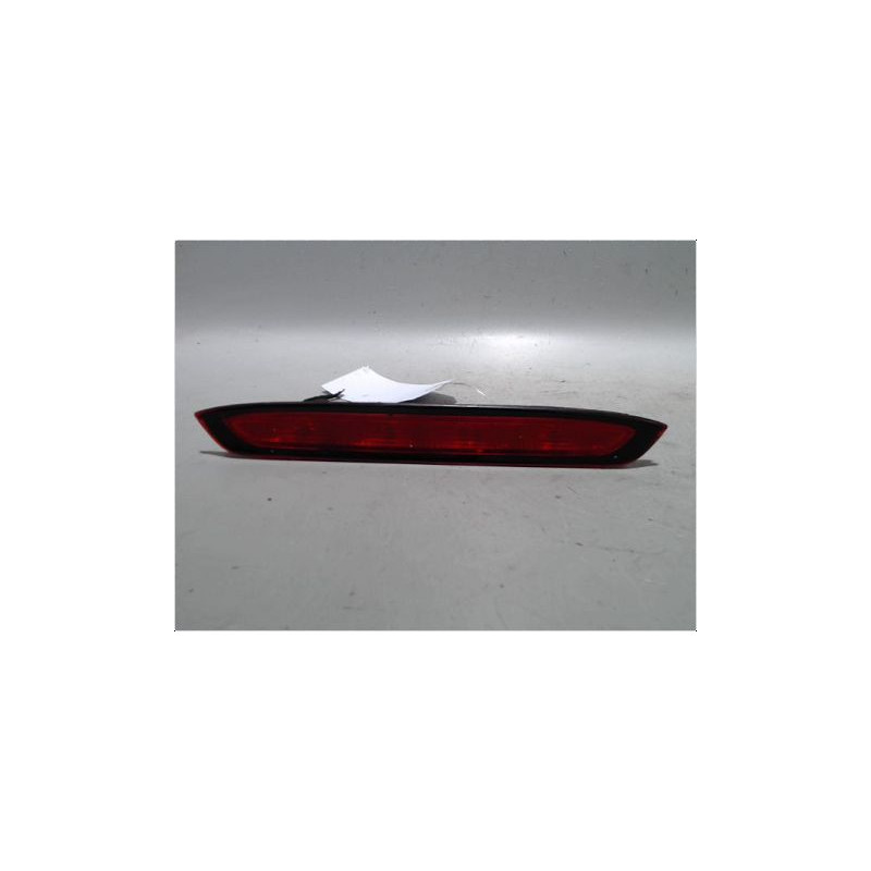 FEUX STOP SUPPLEMENTAIRE TOYOTA COROLLA VERSO 2002-2004
