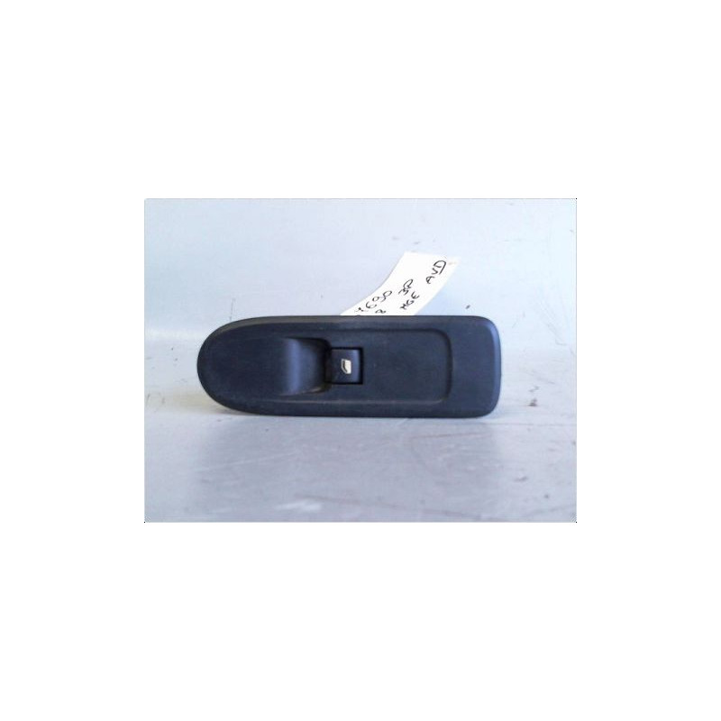 COMMANDE LEVE-GLACE PORTE AVD PEUGEOT 308 07-11