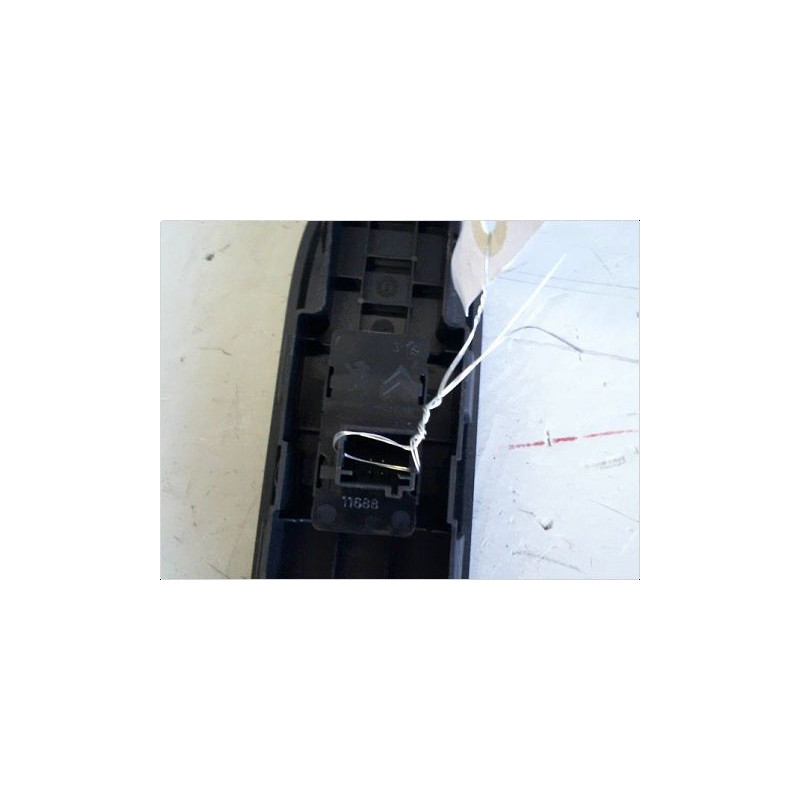 COMMANDE LEVE-GLACE PORTE AVD PEUGEOT 308 07-11
