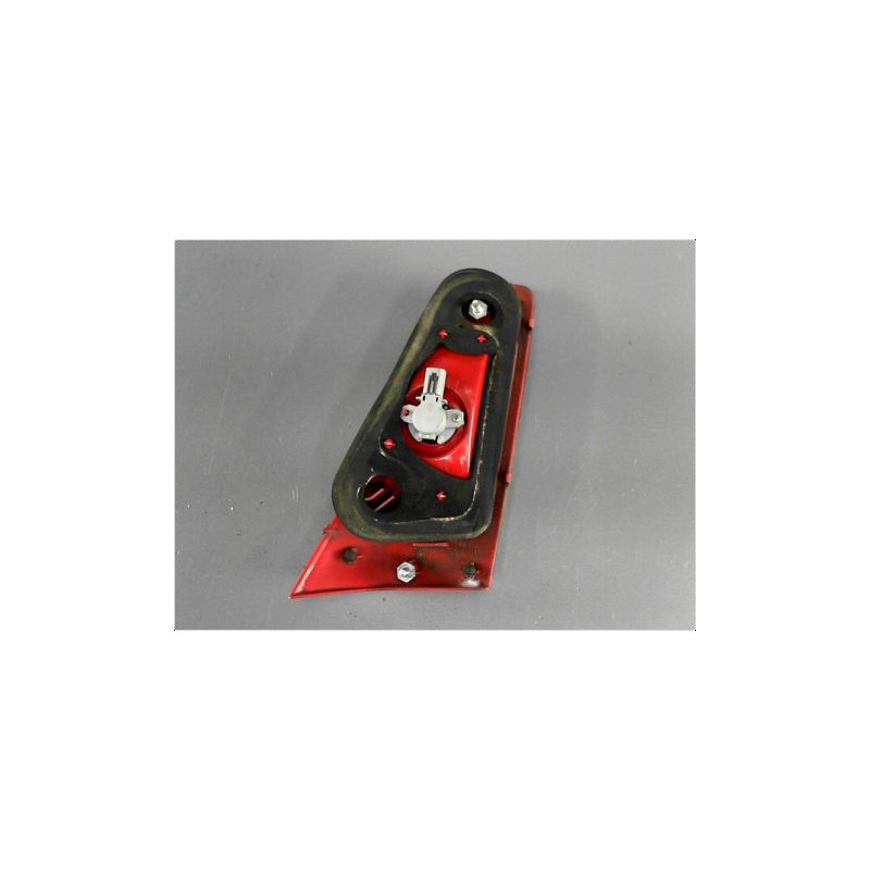 FEU ARRIERE INTERIEUR DROIT ALFA ROMEO 147 04-10