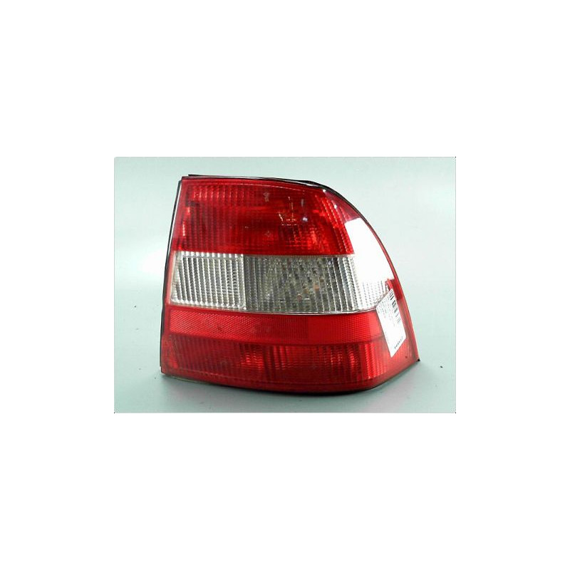 FEU ARRIERE DROIT OPEL VECTRA 95-99