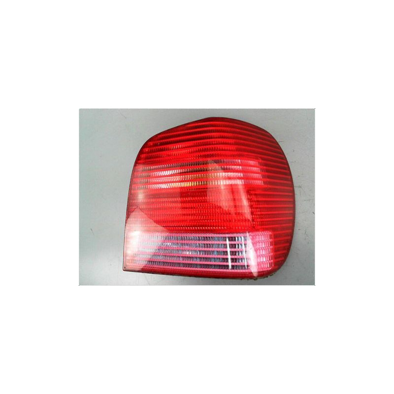 FEU ARRIERE DROIT VOLKSWAGEN POLO III PH2 99-2001