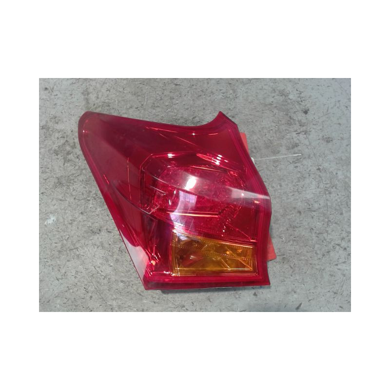FEU ARRIERE GAUCHE  TOYOTA AURIS 2010-