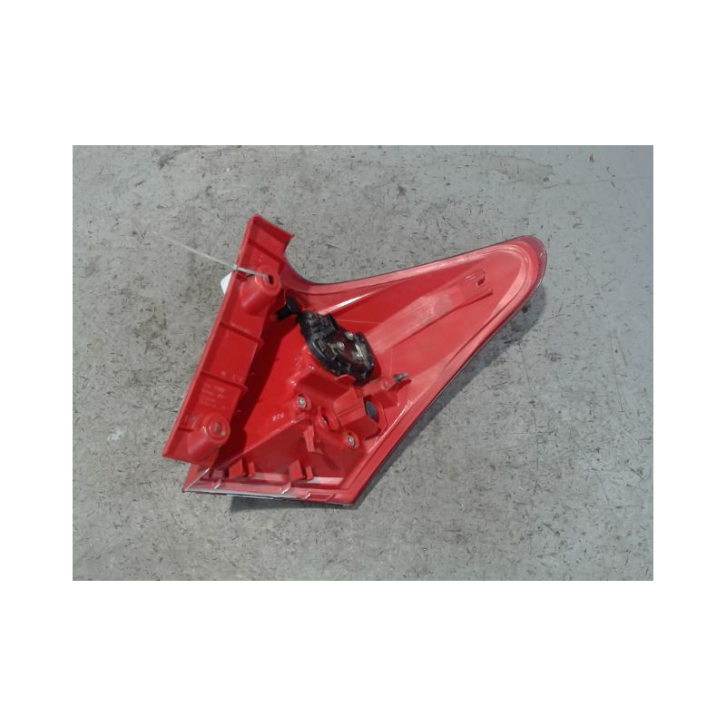 FEU ARRIERE GAUCHE  TOYOTA AURIS 2010-